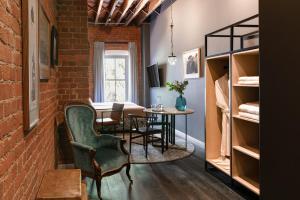 Istumisnurk majutusasutuses Old Foundry Hotel by Ideas Cartel