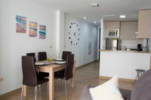 Kuchyňa alebo kuchynka v ubytovaní Apartamentos EL POSAERO Juan Mariano