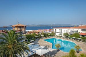Bazén v ubytování Best Western Plus La Marina nebo v jeho okolí
