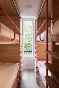 CENTRAL Hostel Bordeaux Centre房間的上下舖
