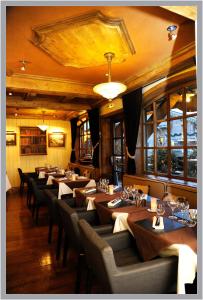 Εστιατόριο ή άλλο μέρος για φαγητό στο Hôtel Chalet Saint-Georges