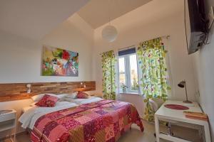 Postel nebo postele na pokoji v ubytování Staylong Hotell
