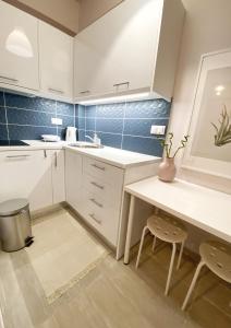 Kúpeľňa v ubytovaní For a genuine Athenian homestay!