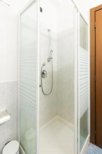 Phòng tắm tại Marialuisa's Home - Le Rive Del Lago