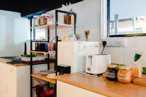 Köök või kööginurk majutusasutuses Perfect Hub Semporna