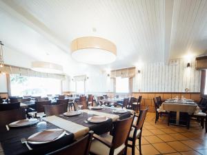 Un restaurante o sitio para comer en Posada Peñarubia