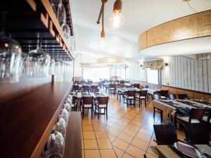 Un restaurante o sitio para comer en Posada Peñarubia
