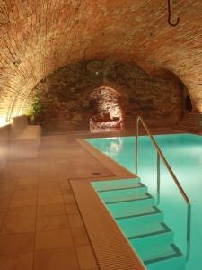 Bazén v ubytování Hotel Gerbe nebo v jeho okolí