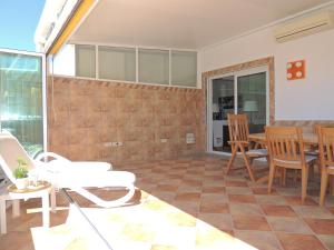Balkón alebo terasa v ubytovaní Ole Playa 6A, Beach Front - A pie de Playa, Sea Views - Vistas al Mar, Parking, Puerto Marina