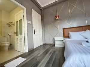 Koupelna v ubytování Dylan Hotel
