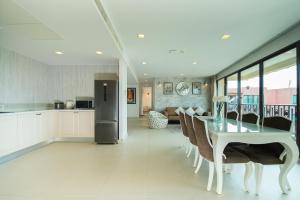 Gallery image of Marrakesh huahin 4bedrooms with seaview 248 in Hua Hin