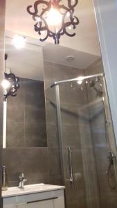 Bilik mandi di Apartament LUX w centrum Konina