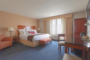 Voodi või voodid majutusasutuse Coast Wenatchee Center Hotel toas