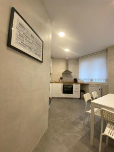 Kuchnia lub aneks kuchenny w obiekcie Bilbao High Apartment