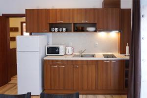 Kuchyň nebo kuchyňský kout v ubytování Apartcomplex in Sveti Vlas Viktorio 3