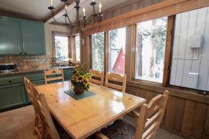 Η κουζίνα ή μικρή κουζίνα στο Mountainback #48, Corner Unit