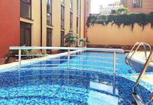 Bazén v ubytování Apartcomplex in Sveti Vlas Viktorio 3 nebo v jeho okolí