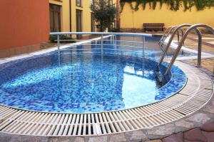 Bazén v ubytování Apartcomplex in Sveti Vlas Viktorio 3 nebo v jeho okolí