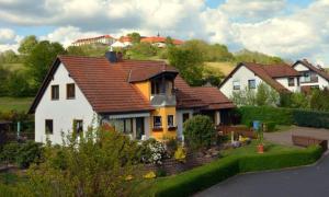 un modello di casa con di Ferienwohnung Am Klosterberg 6 a Bad Brückenau
