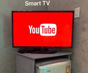 TV a/nebo společenská místnost v ubytování Dylan Hotel