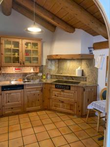 Kuchyň nebo kuchyňský kout v ubytování Ferienwohnung Jalet