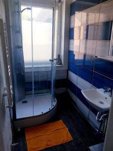 Kylpyhuone majoituspaikassa StayInCologne