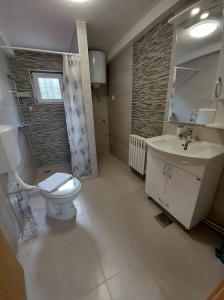 Kopalnica v nastanitvi New apartment Old town with free parking