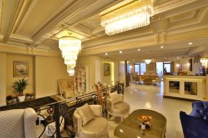 Ein Sitzbereich in der Unterkunft Yılsam Sultanahmet Hotel