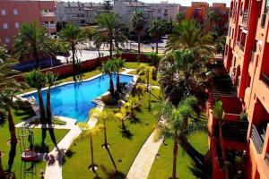 Bazén v ubytovaní Las Brisas Apartment, Salobrena alebo v jeho blízkosti