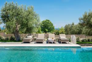 Πισίνα στο ή κοντά στο #FLH - "Four Olives" Luxury Rooms