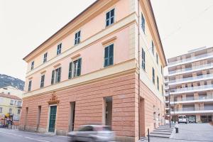 The building in which Az apartmant is located