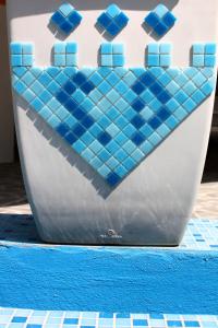 リミニにあるHotel San Paoloの青白の花瓶