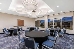 Konferenční prostory v ubytování La Quinta Inn & Suites by Wyndham Kansas City Beacon Hill