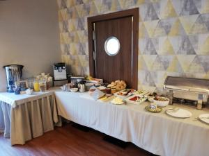 Jedlo v ubytovaní bed & breakfast alebo blízkom okolí