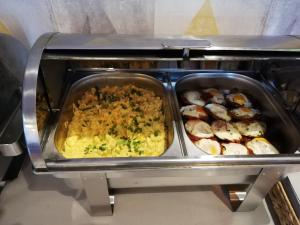 Jedlo v ubytovaní bed & breakfast alebo blízkom okolí