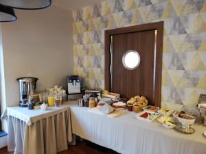 Jedlo v ubytovaní bed & breakfast alebo blízkom okolí