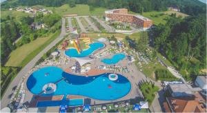 an aerial view of a water park with a pool at Holiday Home Bella Vita in Gornji Mihaljevec