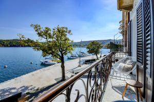 Un balcón o terraza de BELLAVISTA - Garda Leisure