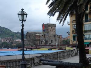 Bazén v ubytovaní MAREBLU Rapallo Mare alebo v jeho blízkosti