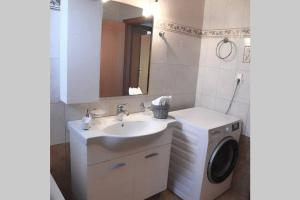Kúpeľňa v ubytovaní Pogonia Sea View Apartment