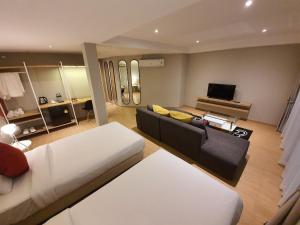 TV a/nebo společenská místnost v ubytování Platinum hotel