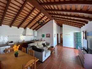 Posezení v ubytování Vivienda Rural Atlántico Sur & Familias