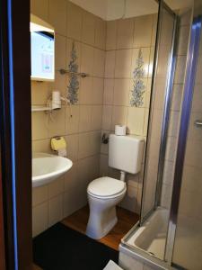 Koupelna v ubytování Hotel Goldene Krone