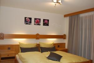 Postel nebo postele na pokoji v ubytování Apartment Swiss Chalet