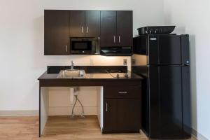 Kuchyň nebo kuchyňský kout v ubytování Studio 6-Mccarran, NV - Sparks - Tahoe - Reno Industrial Center