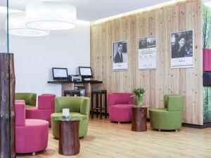 Μια τηλεόραση ή/και κέντρο ψυχαγωγίας στο Mercure Hotel am Messeplatz Offenburg