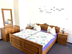 Postel nebo postele na pokoji v ubytování Hotel Charlott