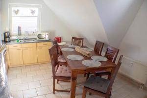 Küche/Küchenzeile in der Unterkunft Ferienwohnung Ostseefeeling 3