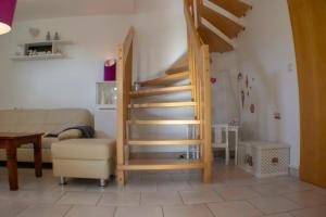 Ein Sitzbereich in der Unterkunft Ferienwohnung Ostseefeeling 3
