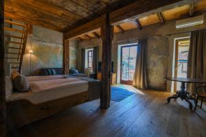 Postel nebo postele na pokoji v ubytování rössl bianco b&b&b